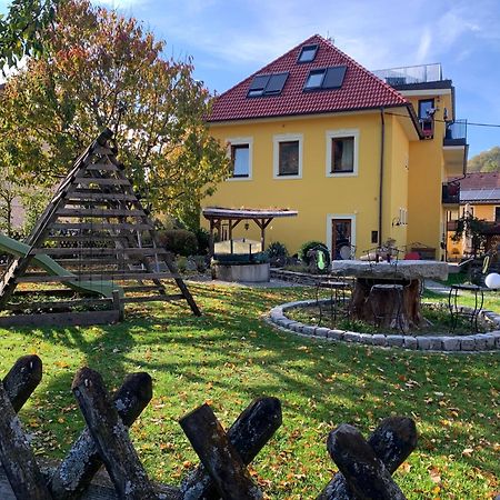 Landgasthof Zur Linde Laaben Bagian luar foto