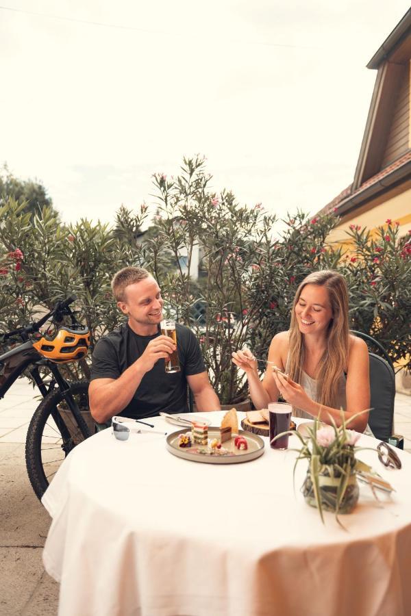 Landgasthof Zur Linde Laaben Bagian luar foto